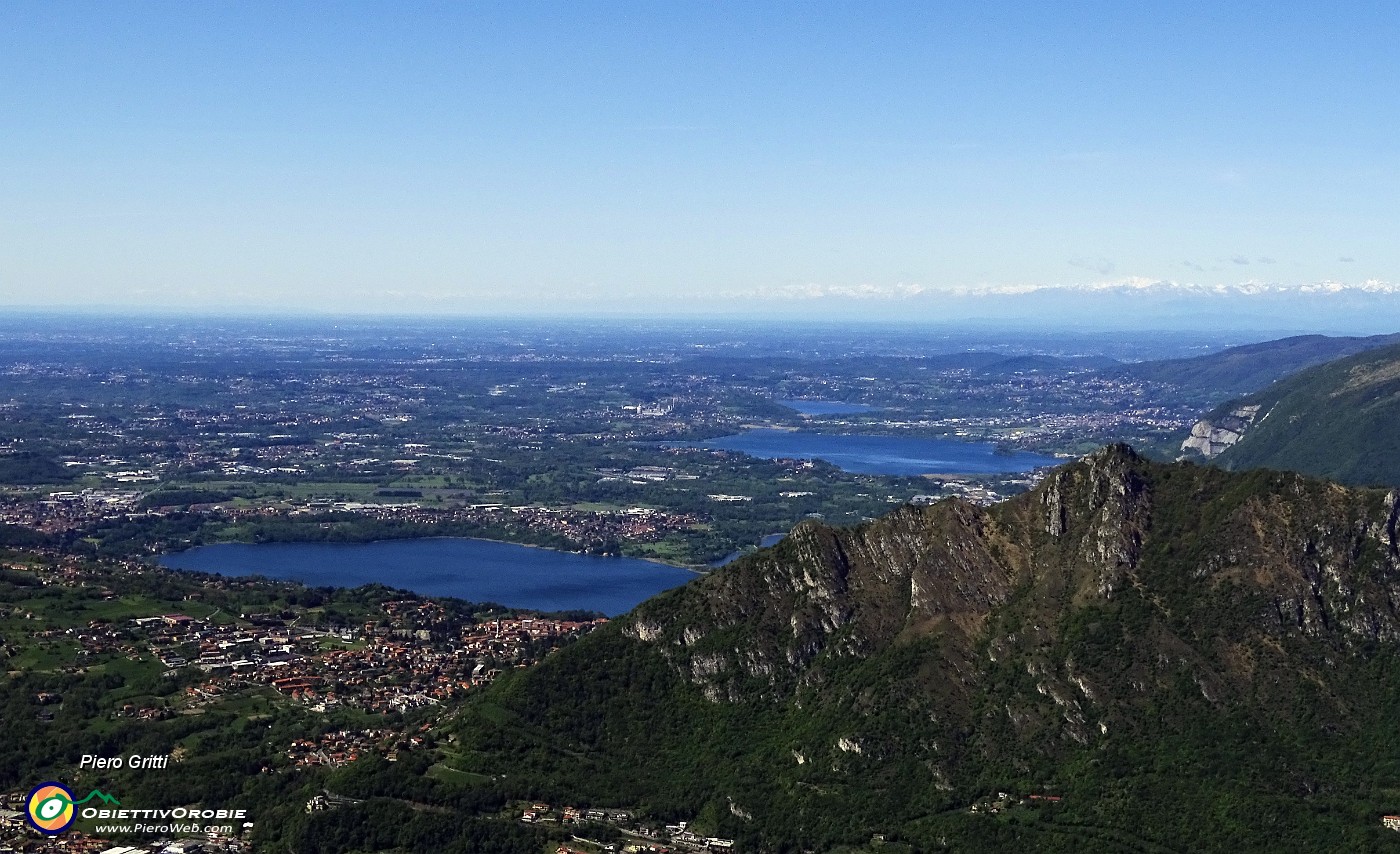 25 Monte Barro e laghi di Oggiono, Pusiano.JPG -                                